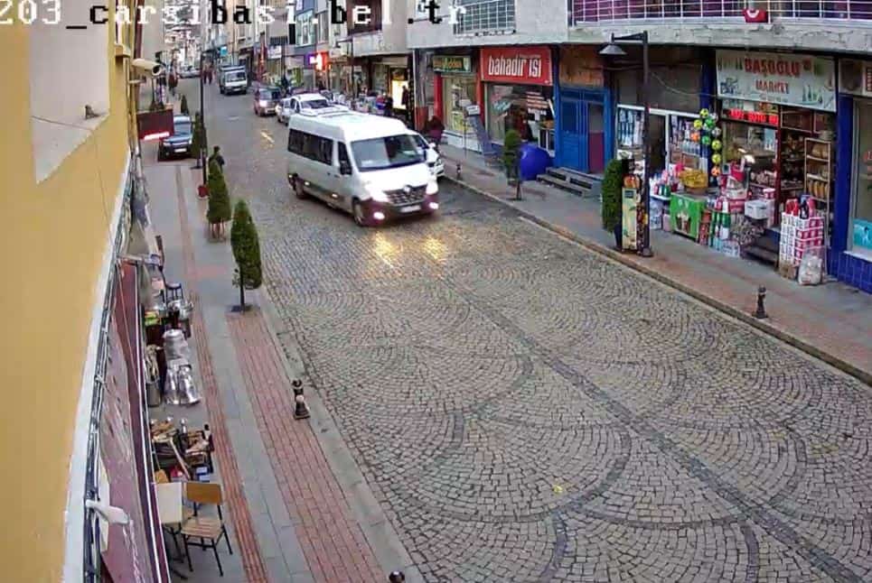 Çarşıbaşı Avni Akkan Caddesi Canlı mobesa izle