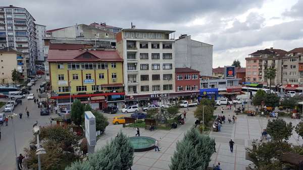 Pazar Hükümet Meydani   Rize