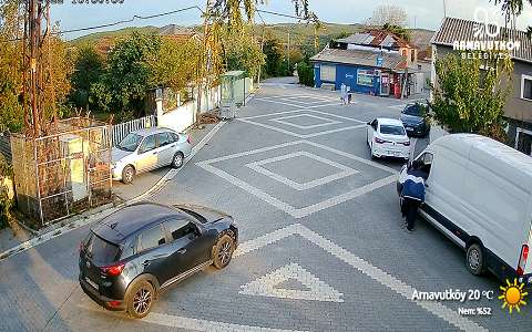 Arnavutköy Balaban Meydanı   Izle