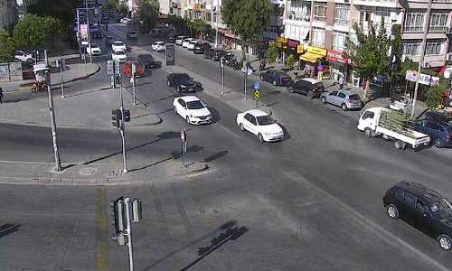 İzmir Yeşi̇lyurt Kavşağı   