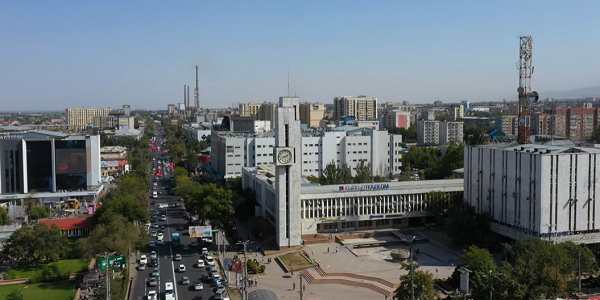 Kırgızistan Bişkek Saat Kulesi  